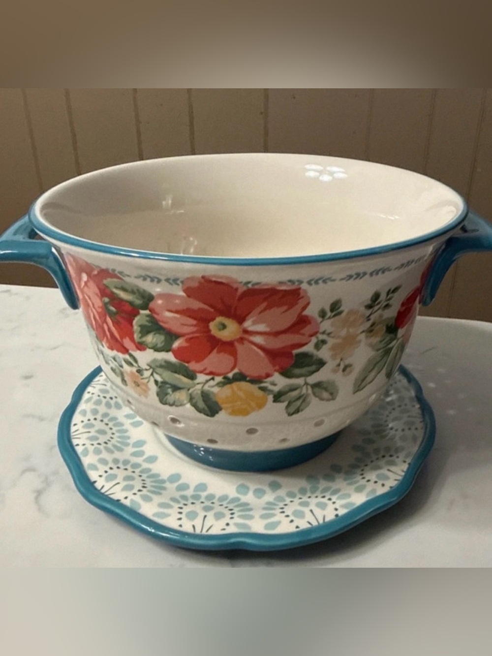 Pioneer Woman Ceramic Colander
Strainer & Drip Plate Flea Market Pattern